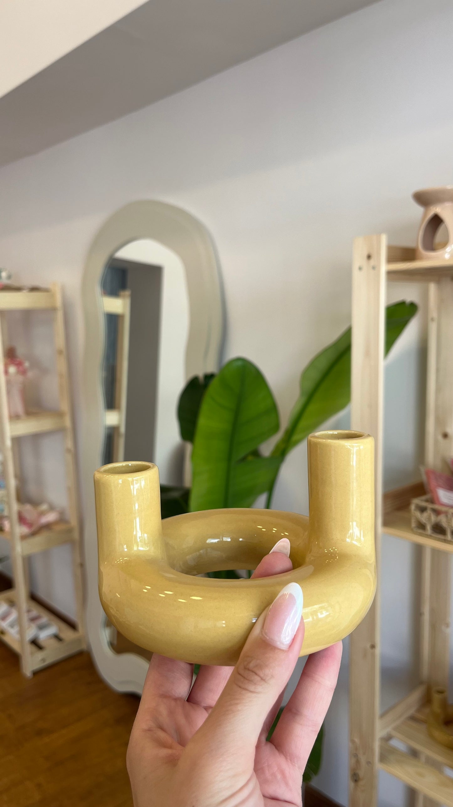 Candle holder