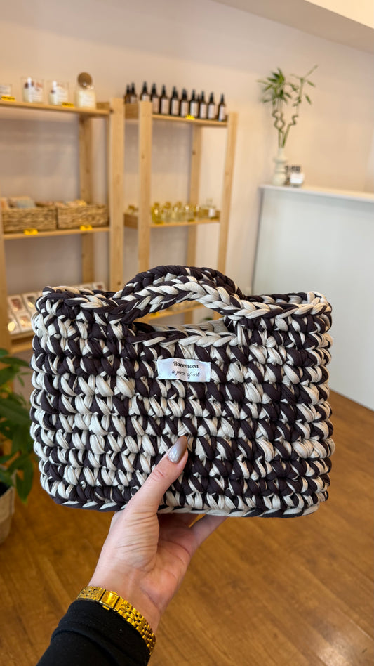 Beige brown handled bag