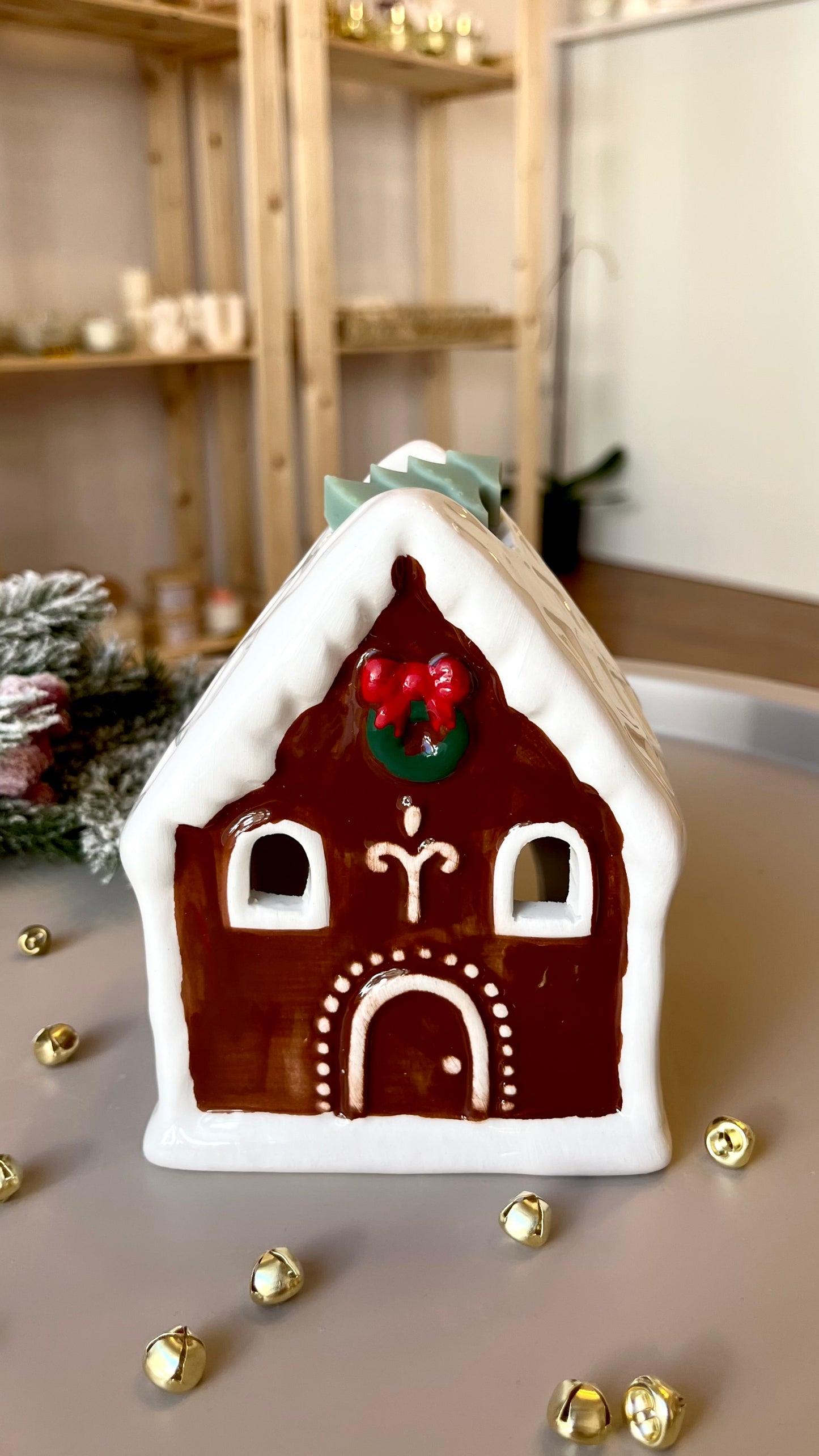 Gingerbread house wax melter