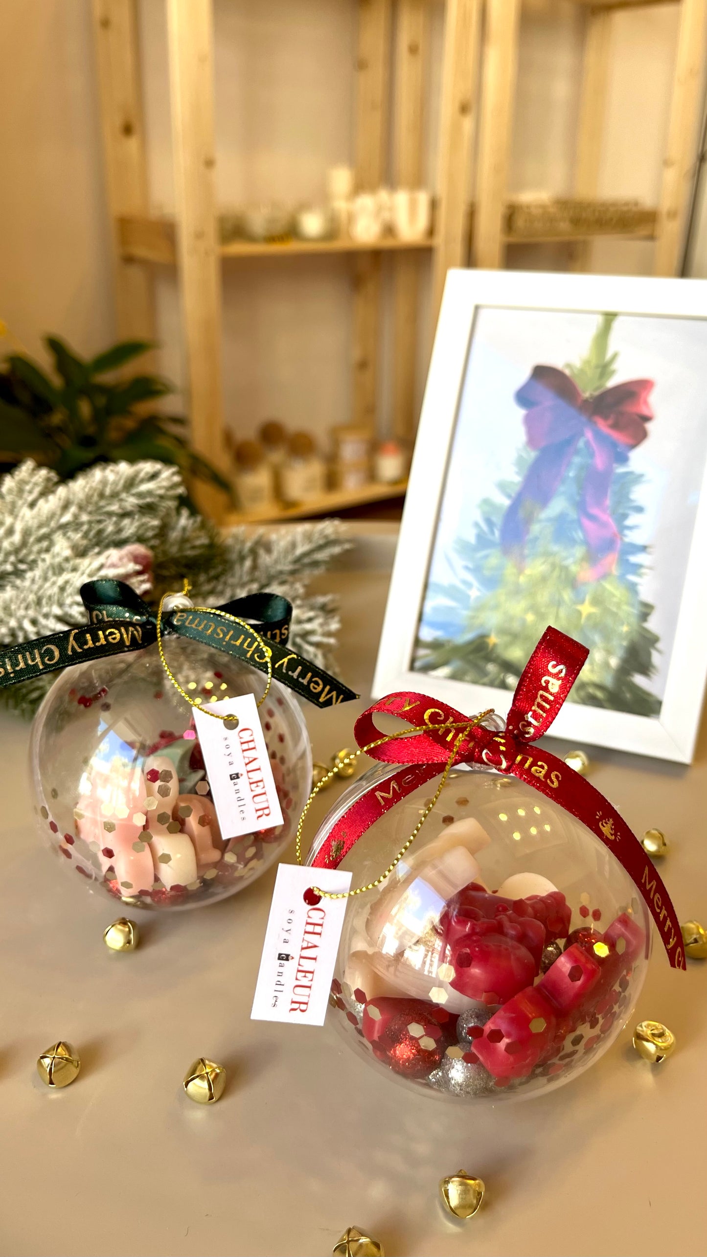 Xmas balls with wax melts